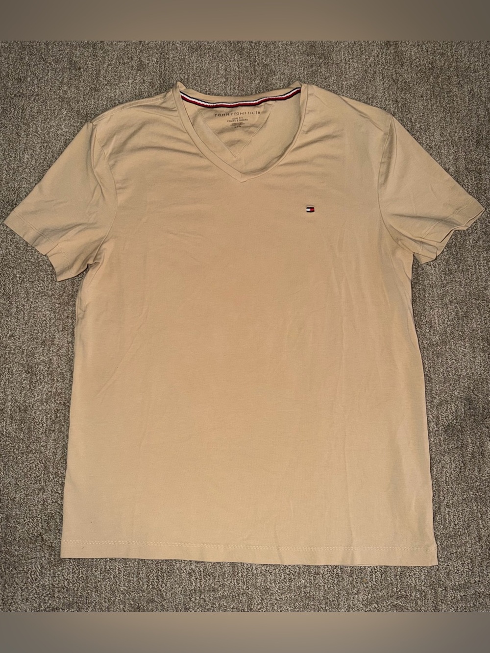 Tommy Hilfiger Men's V-Neck Tee in Light Beige with Signature Flag
